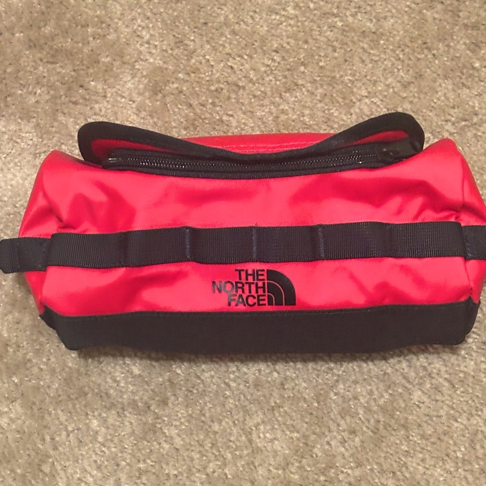 The North Face Canister Bathroom tote